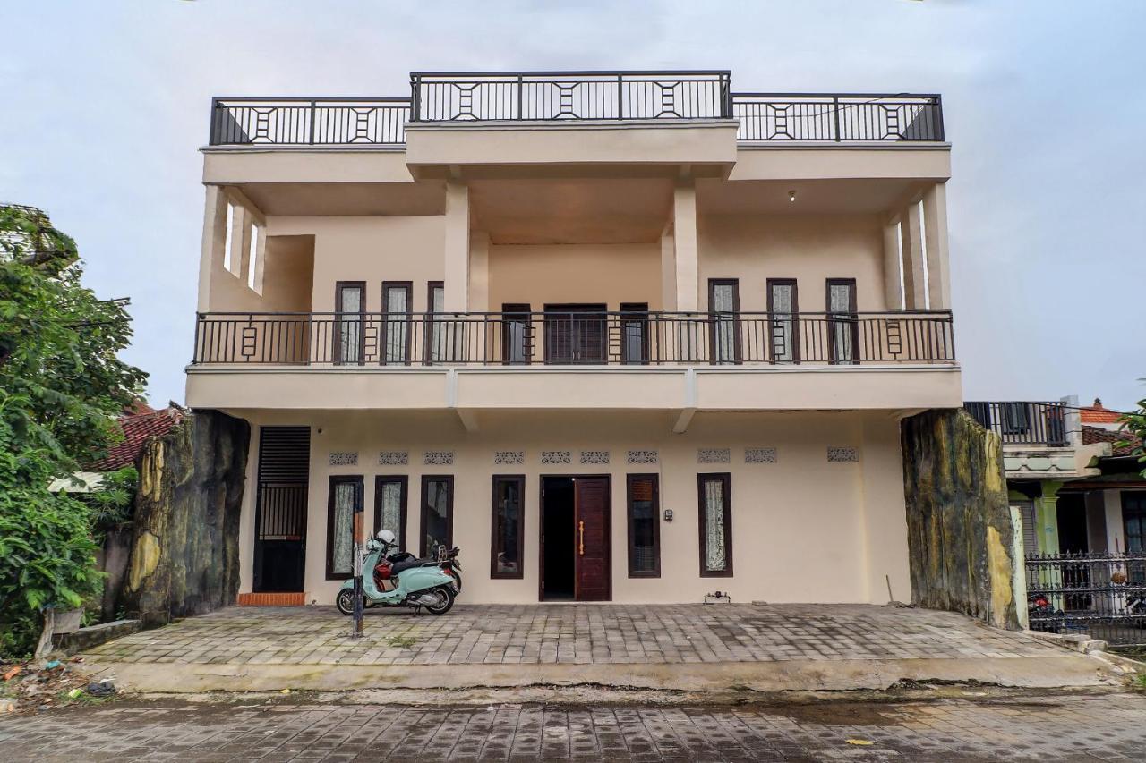 Oyo 91864 Holistic Stay Jimbaran Exterior foto